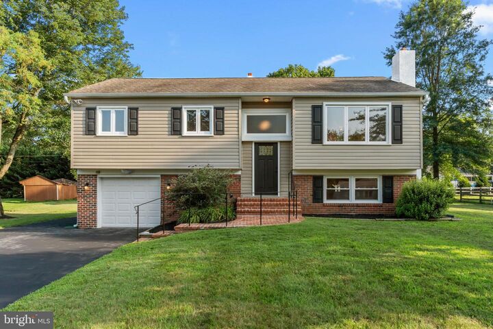 Property Photo: 158 Meadow Lane PA 18954
