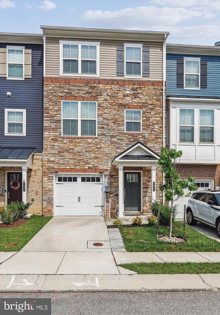 Property Photo: 7047 Fox Glove Lane MD 21076