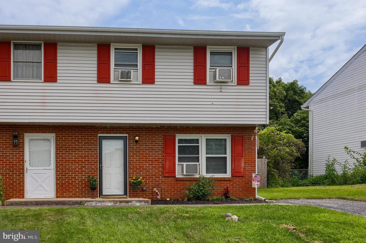 Property Photo:  432 S Plum Street  PA 17552 