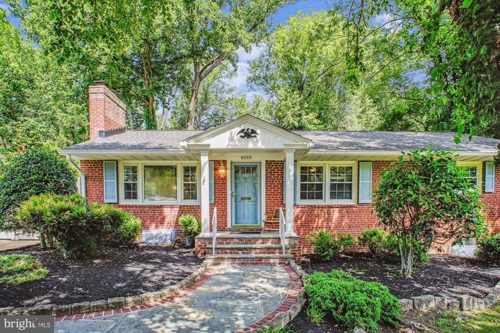 6055 N Morgan Street  Alexandria VA 22312 photo