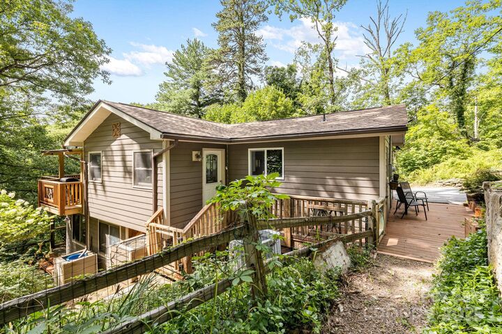 Property Photo:  695 Huckleberry Mountain Road  NC 28792 