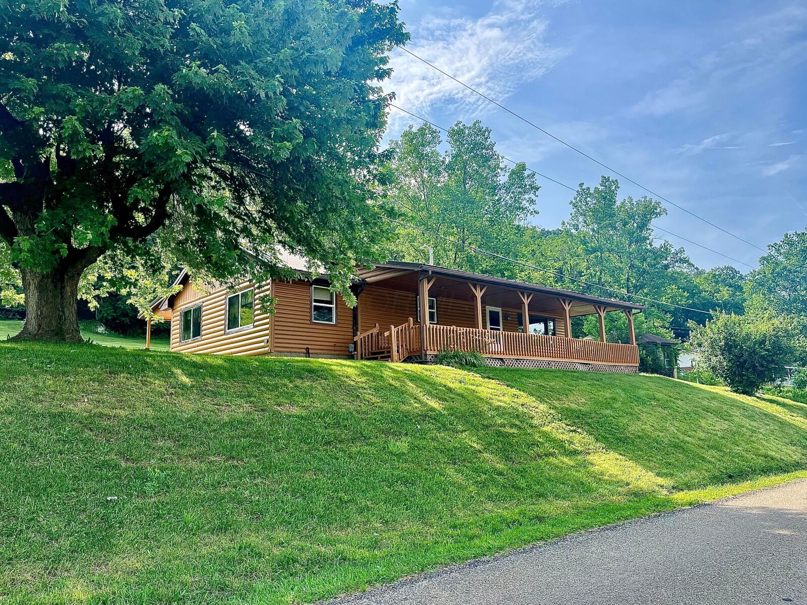 Property Photo: 9815 Old River Road OH 43720