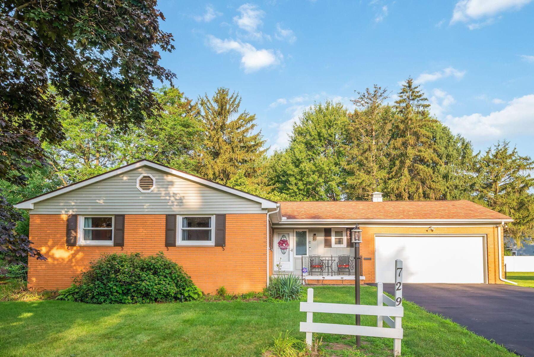 Property Photo: 729 Laura Drive OH 43302