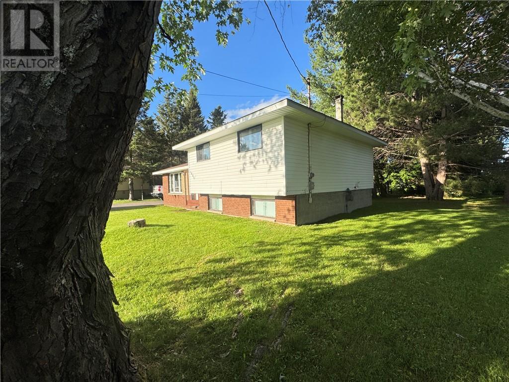 Photo de la propriété:  1088 Ronald Court  ON P3P 1S2 