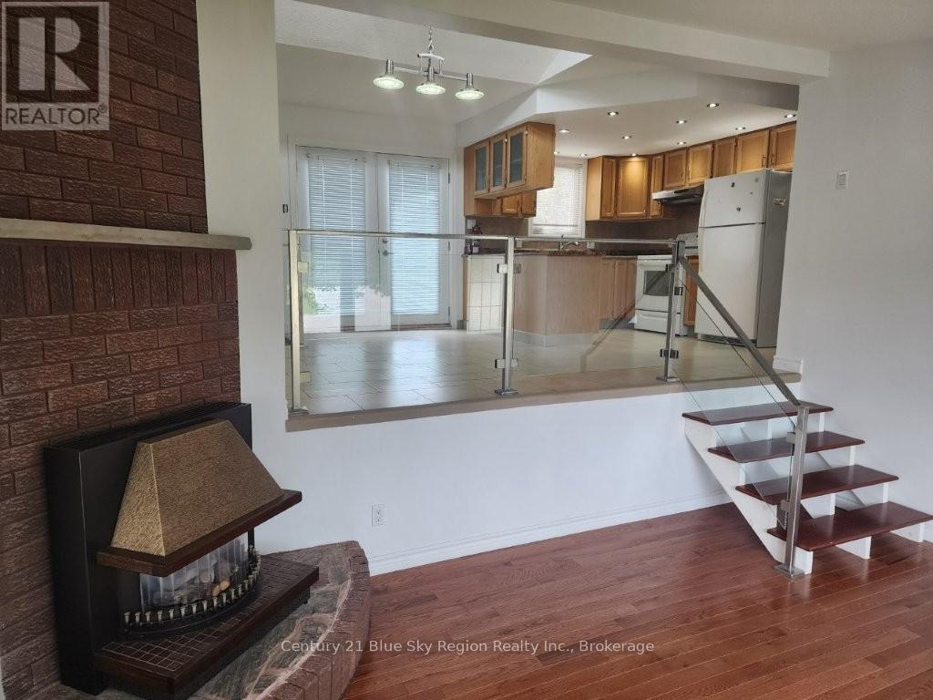 Property Photo:  385 Ouellette Crescent South  ON P2B 3G4 