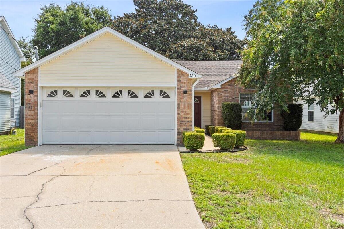 Property Photo: 520 Rush Park Circle FL 32569