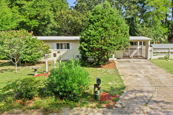 Property Photo:  48 NE Laurie Drive  FL 32548 