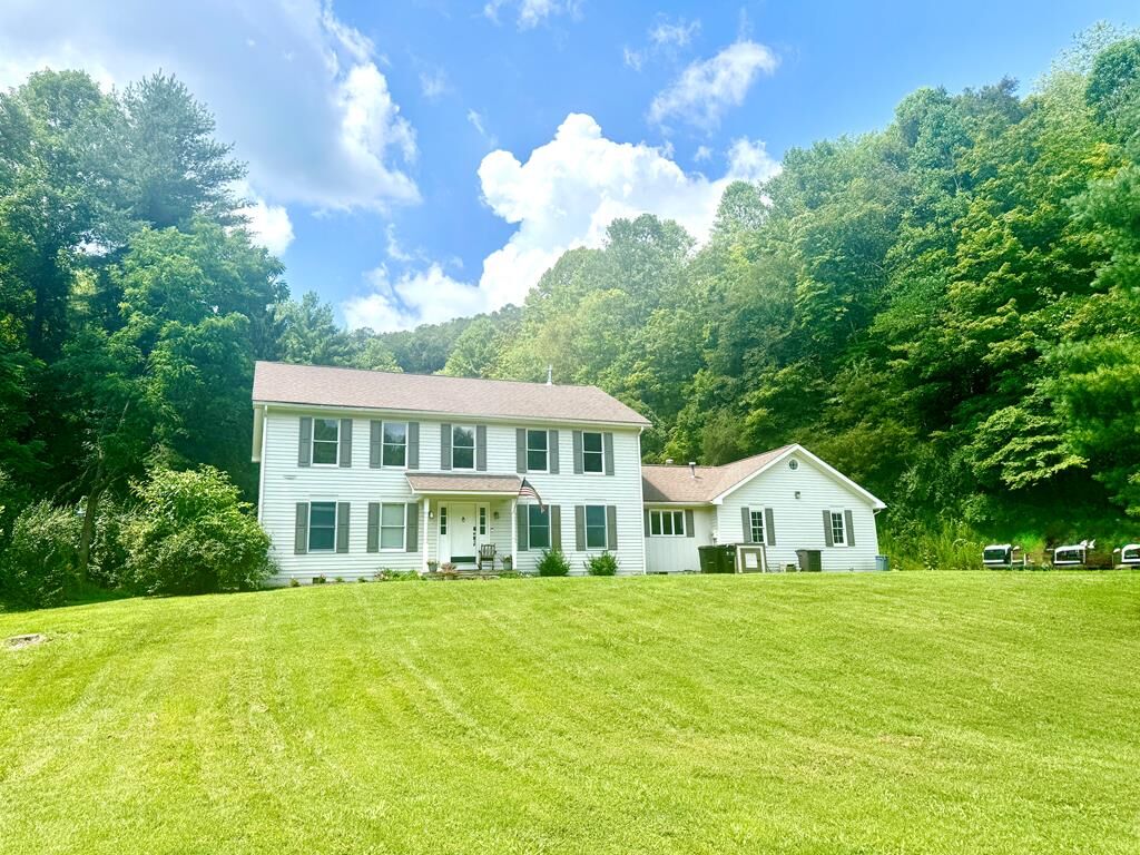 Property Photo: 1926 Broad Bottom Road KY 41501