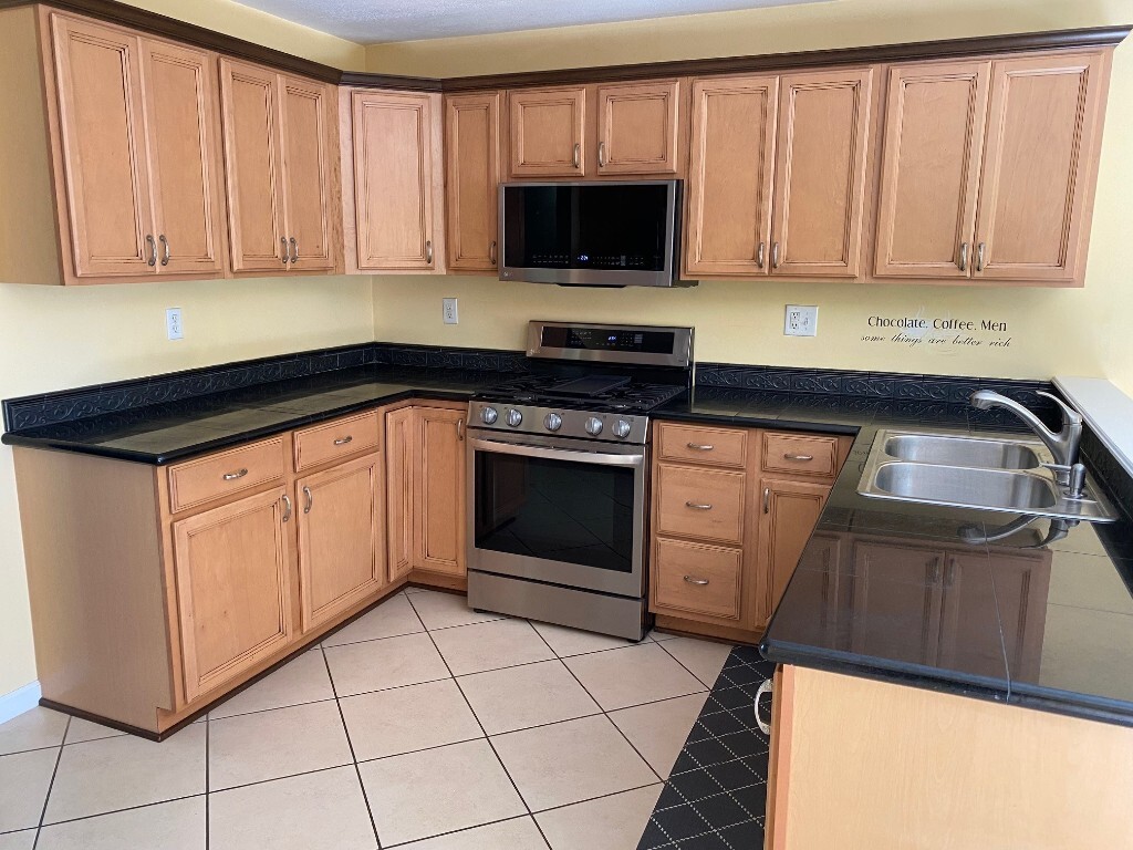 Property Photo: 2751 E 30th Street PA 16510