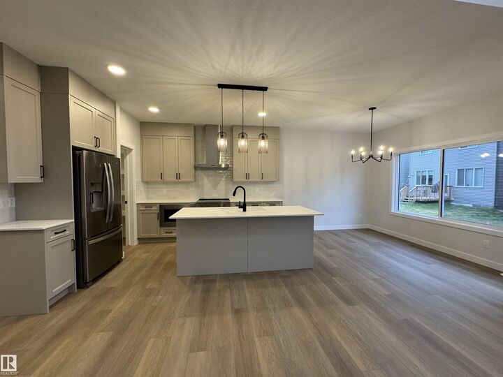 Property Photo: 3036 Dixon Landing SW AB T6W 5L2