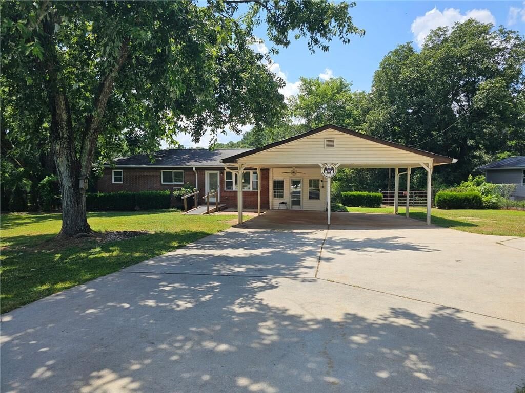 Property Photo: 7177 Capps Ferry Road Road GA 30135