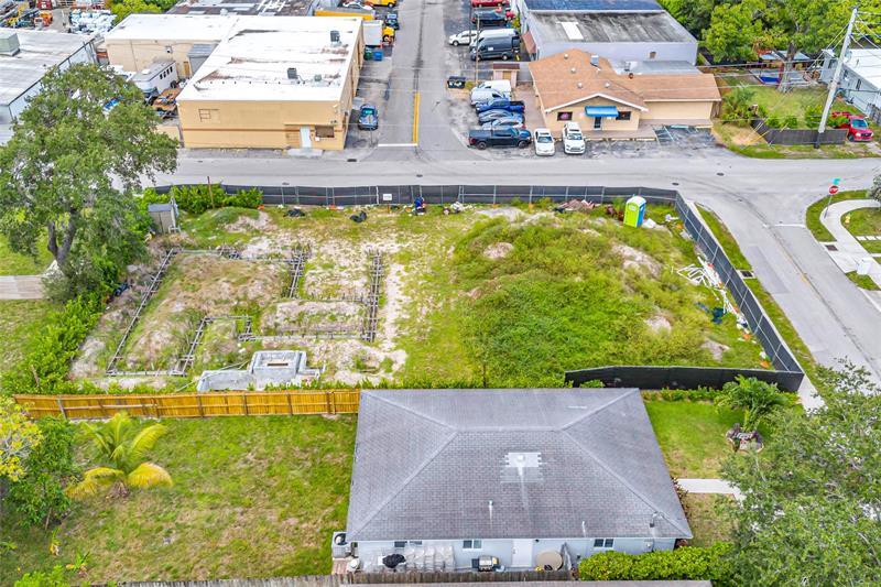Property Photo: 3250 NE 3rd Ave FL 33334