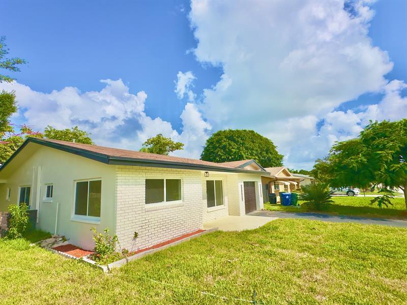 Property Photo: 6811 NW 32nd Ave FL 33309