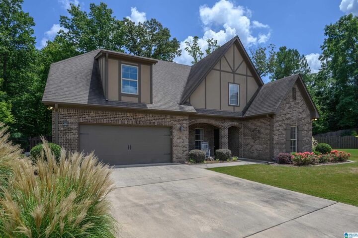 Property Photo: 312 Dunrobin Circle AL 35124