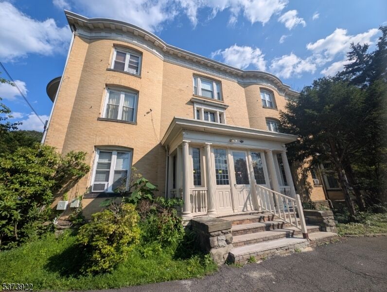 Property Photo: 543 W 8th St NJ 07060