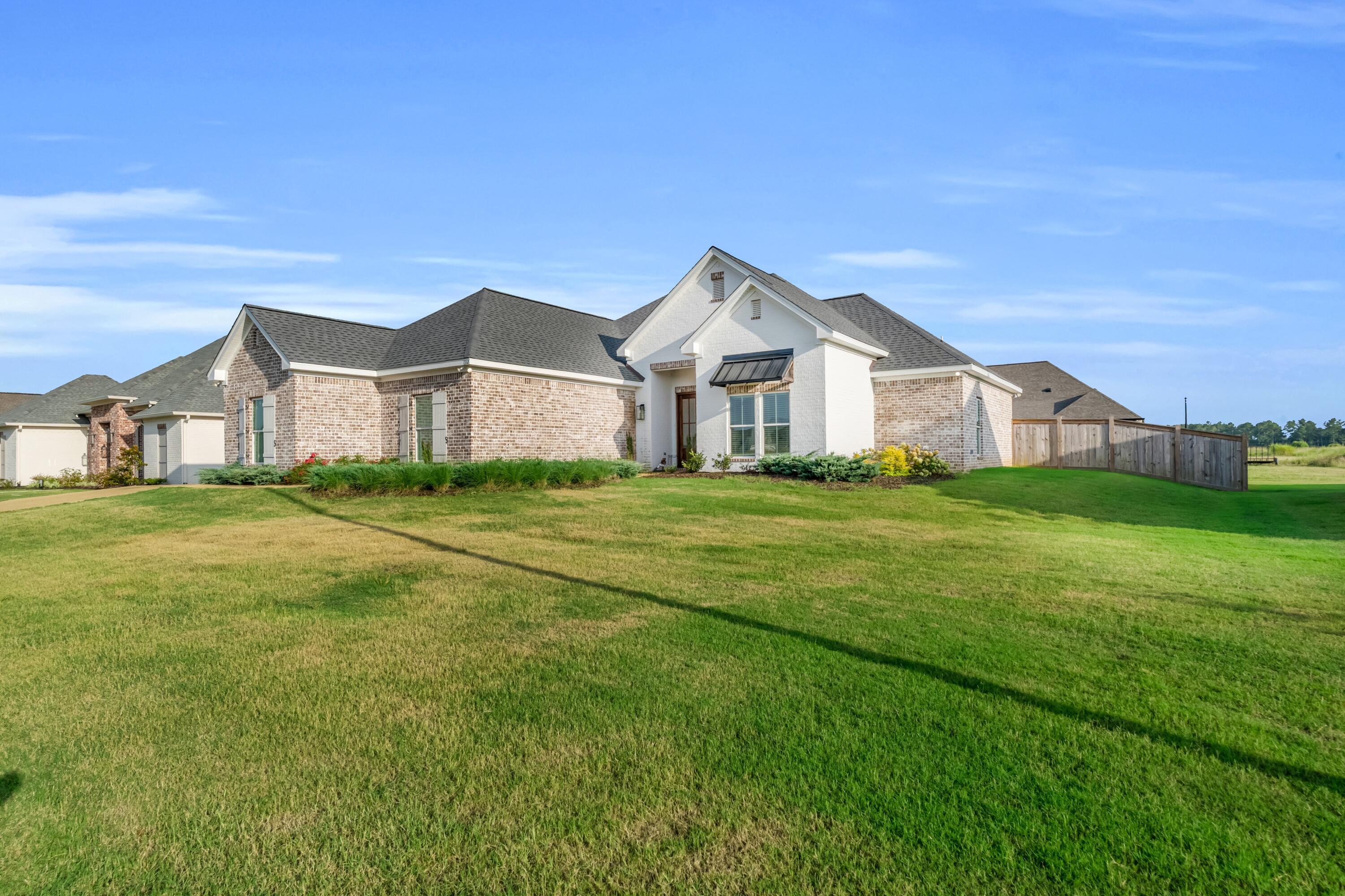 Property Photo:  132 Bordeaux St  MS 39759 
