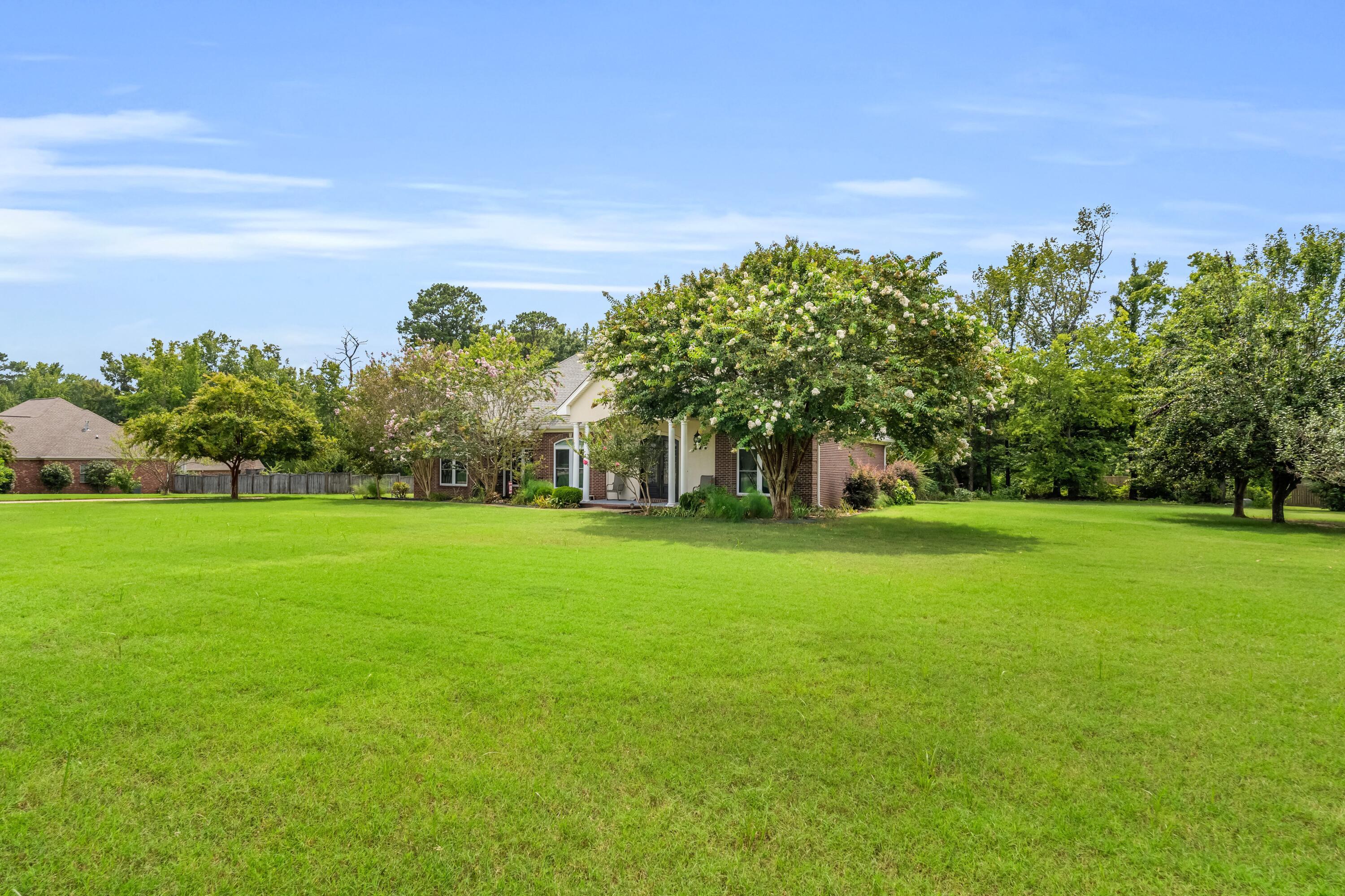 Property Photo: 76 Cobblestone Dr MS 39740