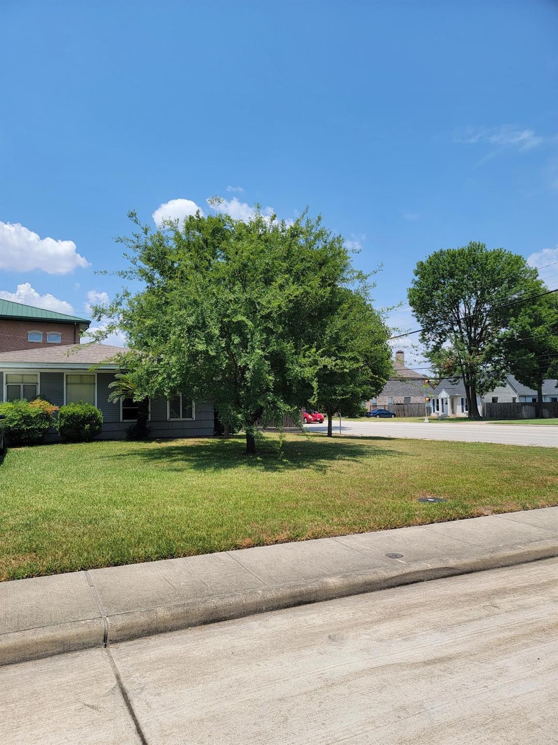 Property Photo: 5100 Aspen Street TX 77401