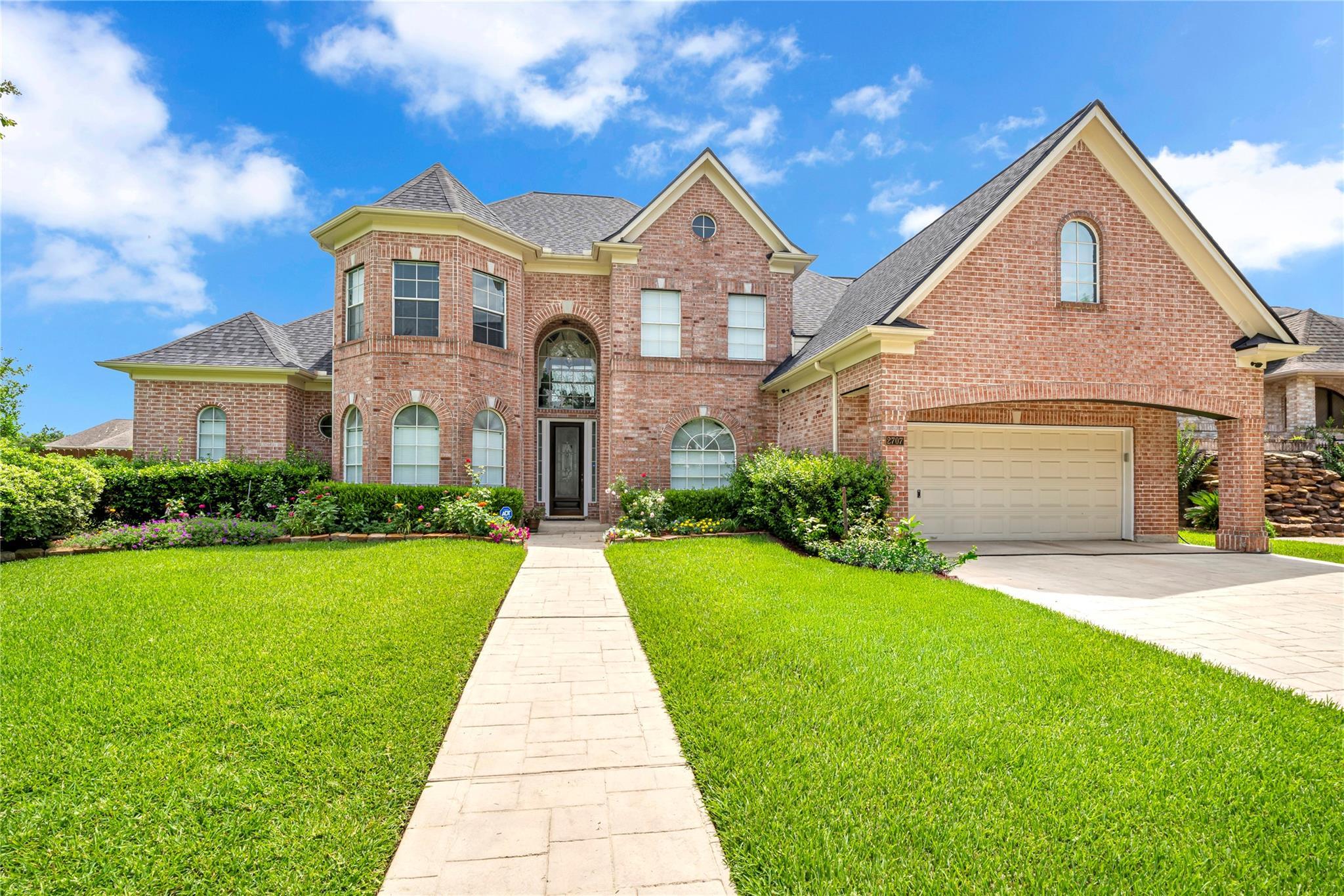 Property Photo: 2707 Pond Brook Place TX 77459