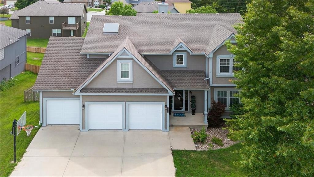 Property Photo: 11312 N Madison Avenue MO 64155