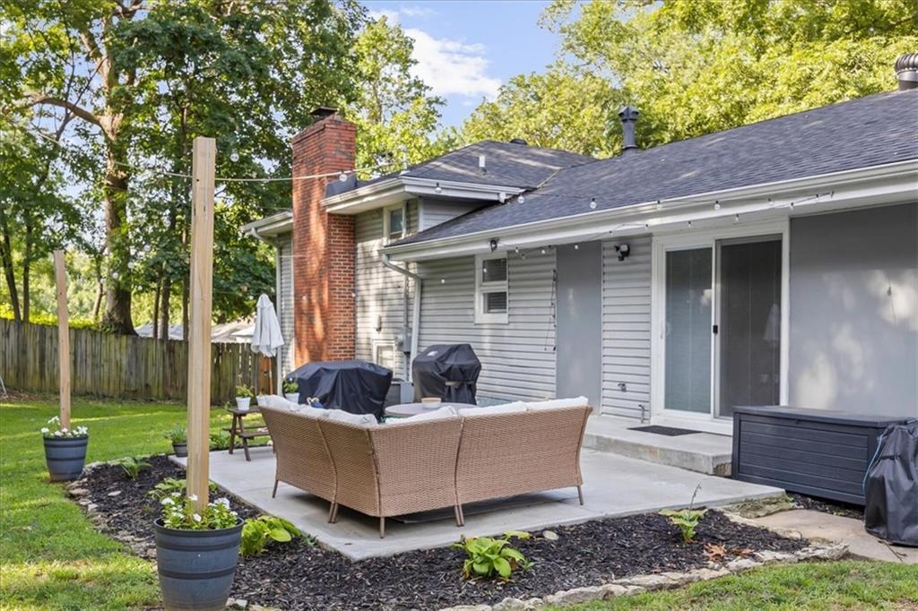 Property Photo: 3729 N Walnut Street MO 64116