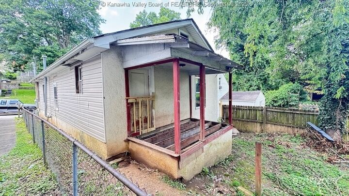 Property Photo:  417 Spencer Street  WV 25303 