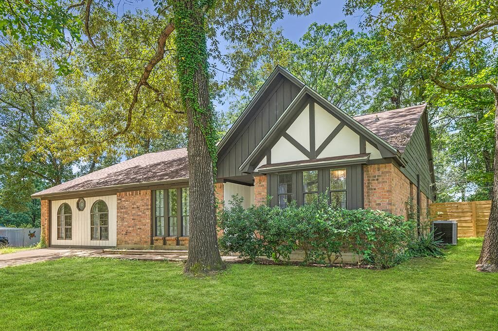 Property Photo:  100 Castle Oaks  TX 75904 