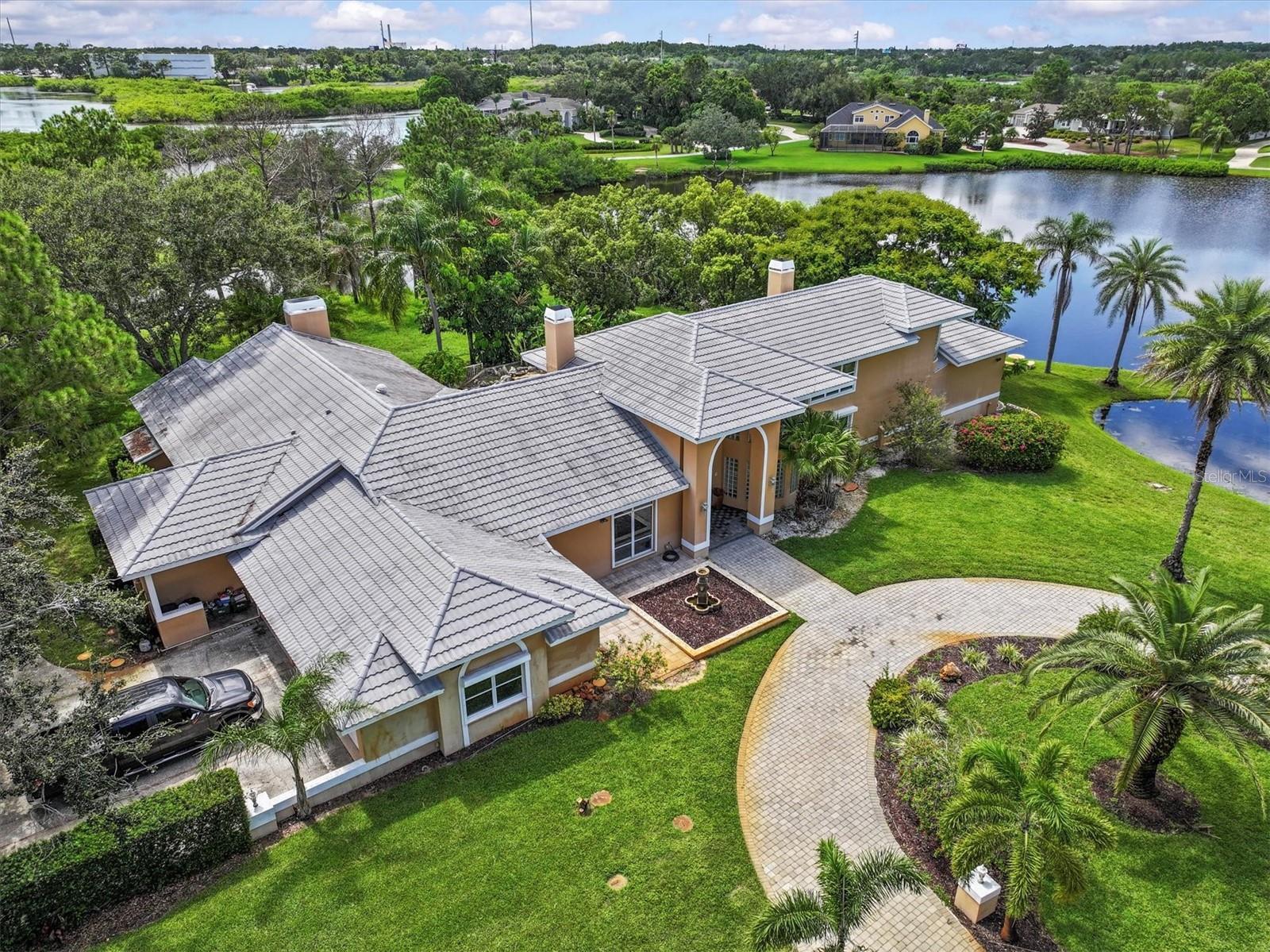 Property Photo: 1520 Jade Lane FL 34689