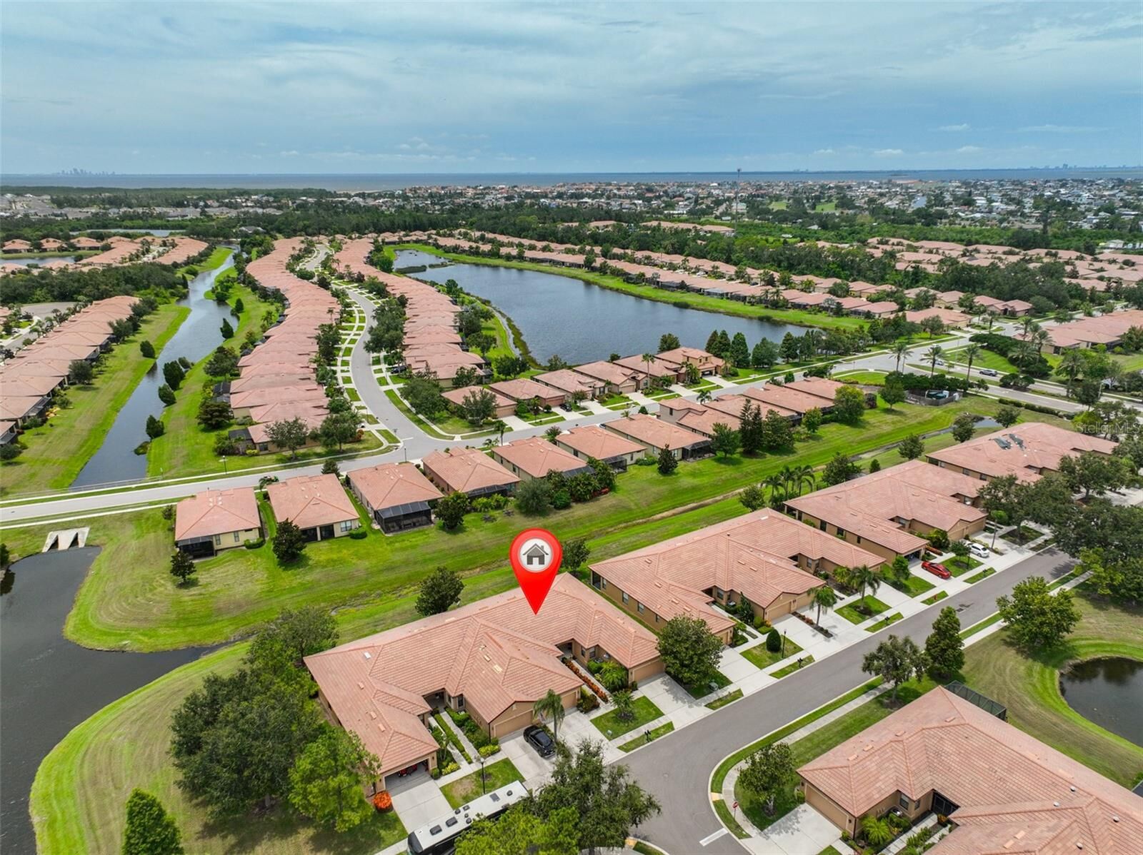 Property Photo:  5706 Eden Falls Place  FL 33572 
