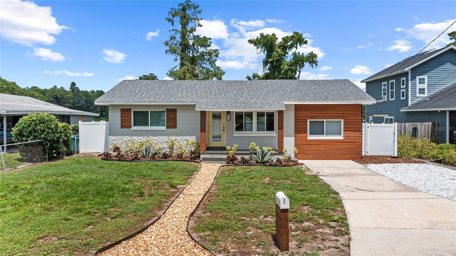 Property Photo:  840 Bethune Drive  FL 32810 