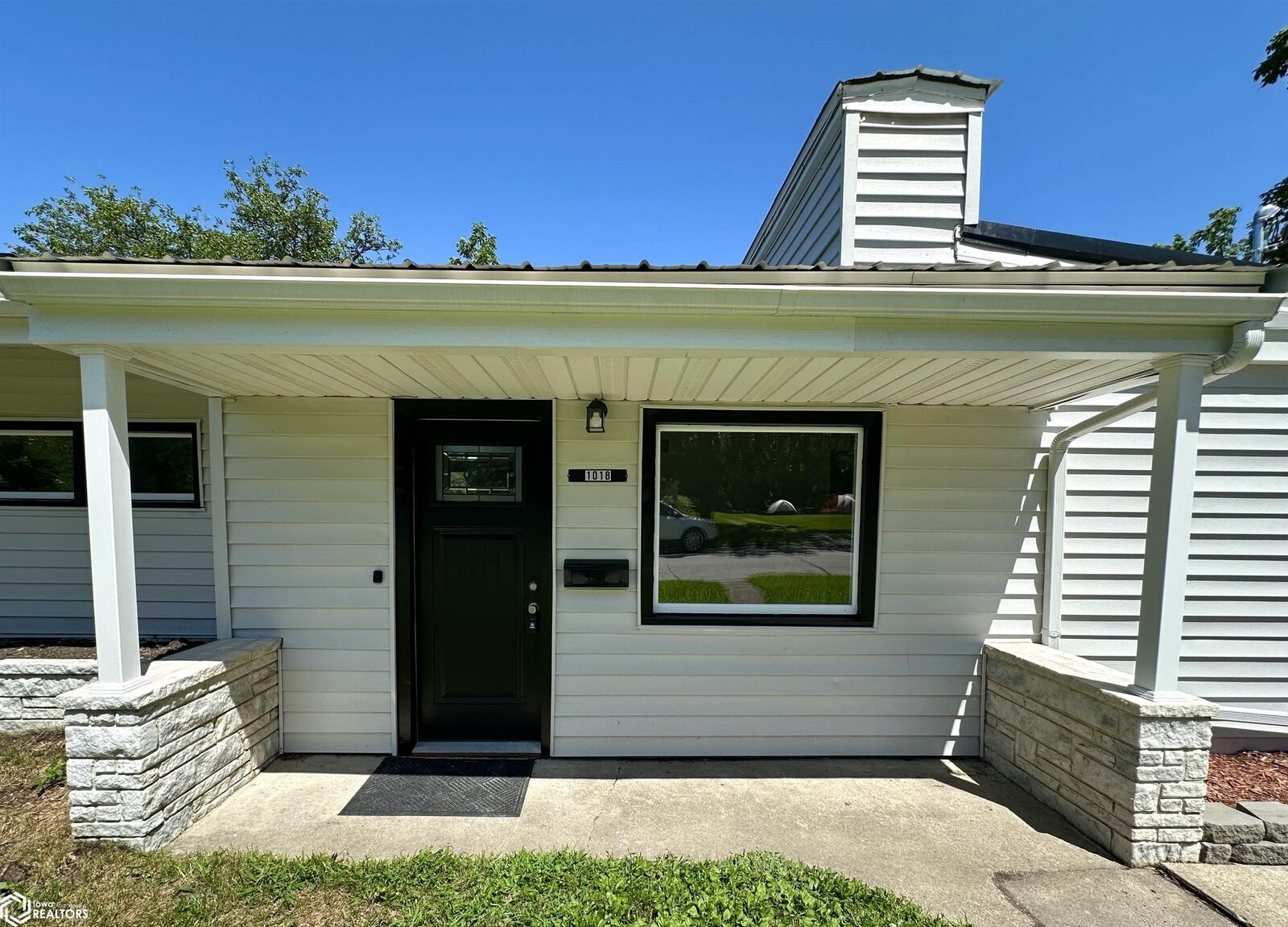 Property Photo:  1018 Rocksylvania  IA 50126 