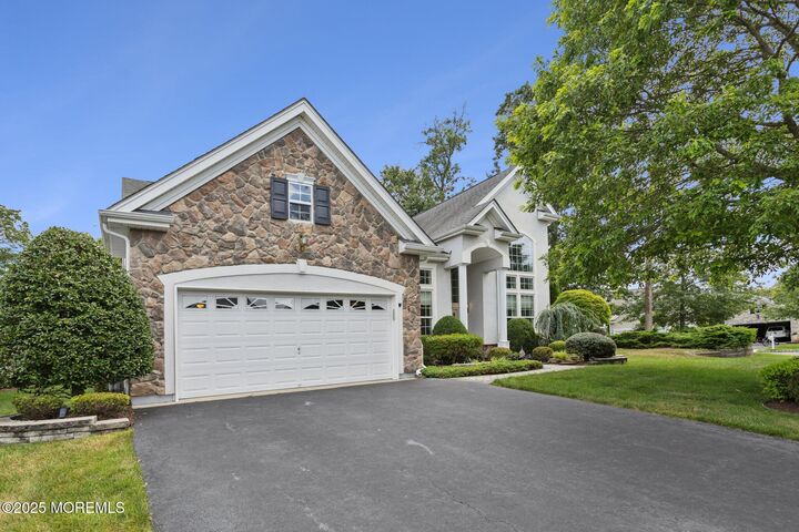 Property Photo:  14 Chesterfield Drive  NJ 08527 