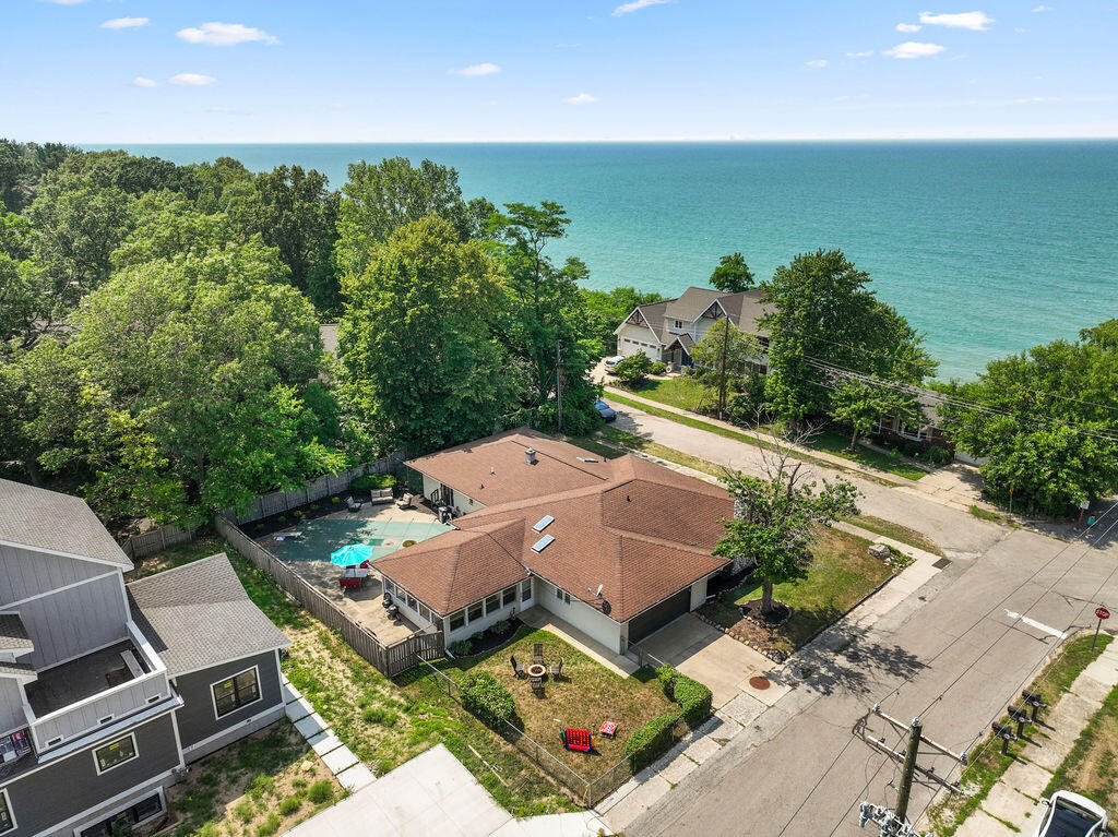 Property Photo: 1501 Shore Drive MI 49117