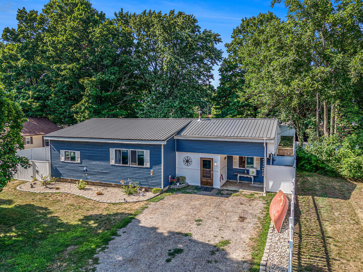 Property Photo:  931 S Haven Place  MI 49090 