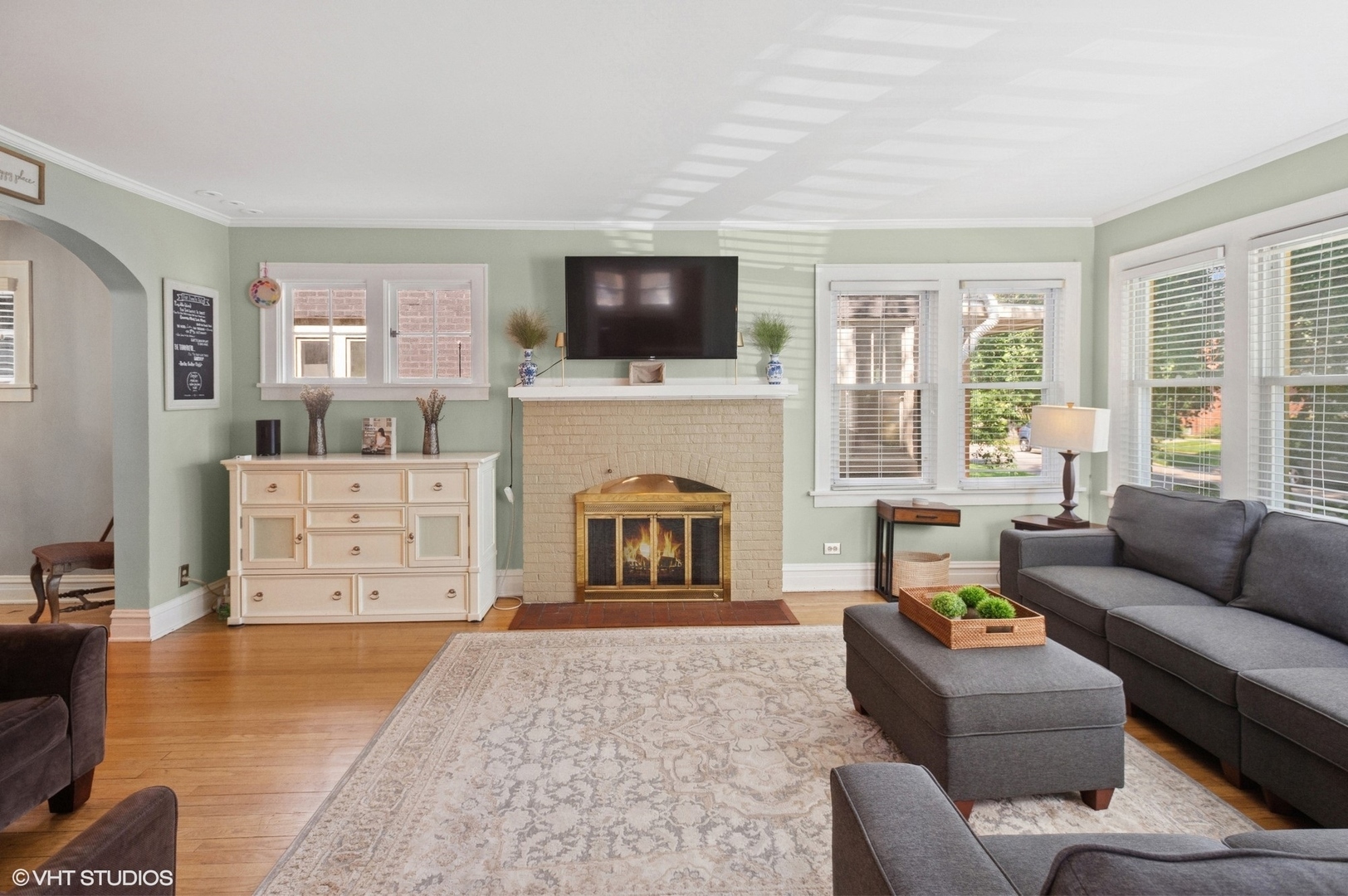 Property Photo: 1010 Harvard Terrace IL 60202