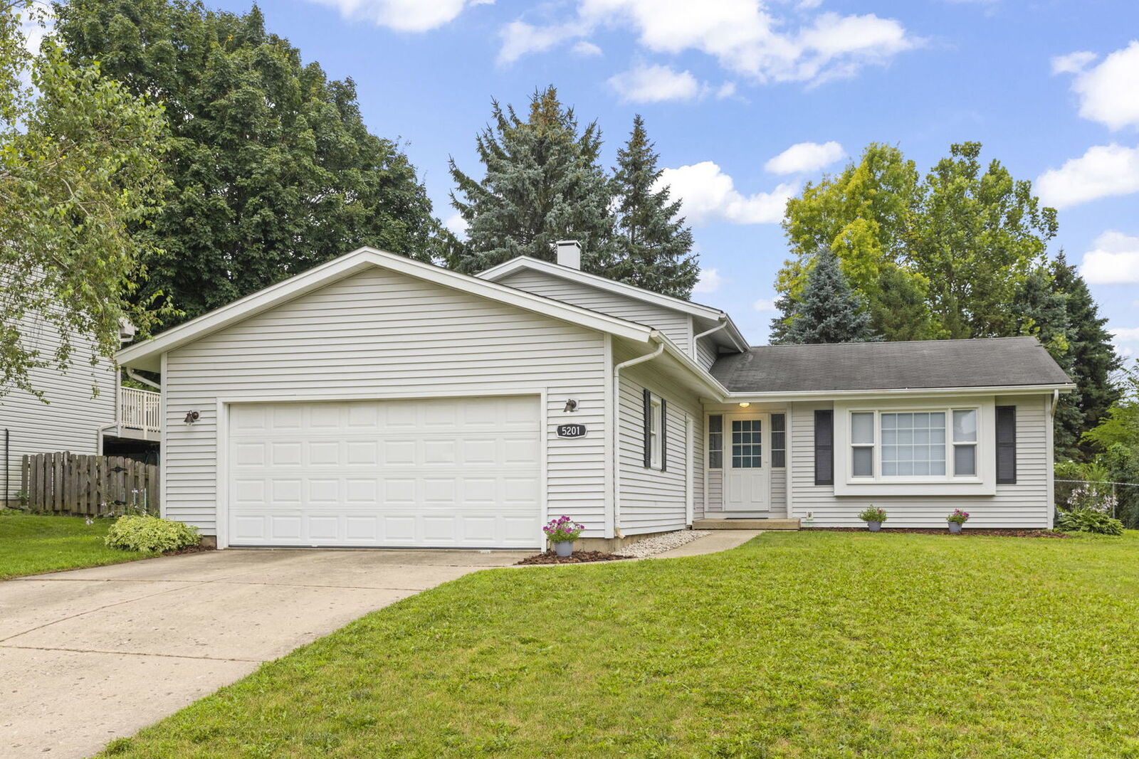Property Photo:  5201 W Dartmoor Drive  IL 60050 