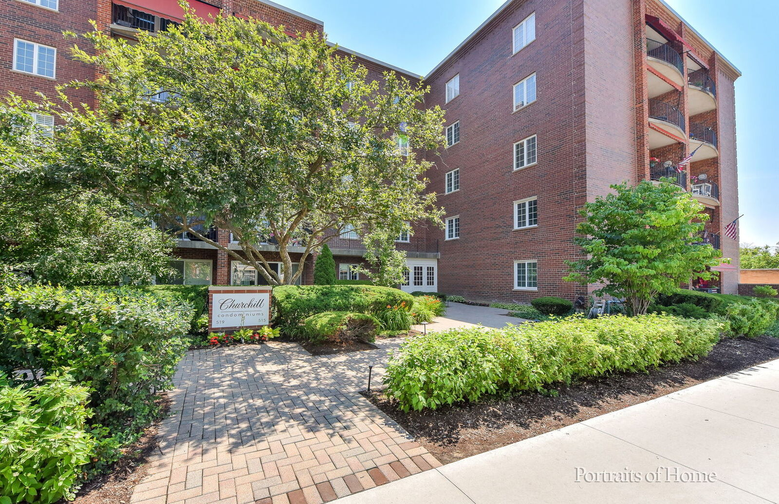 Property Photo: 515 N Main Street 2ds IL 60137