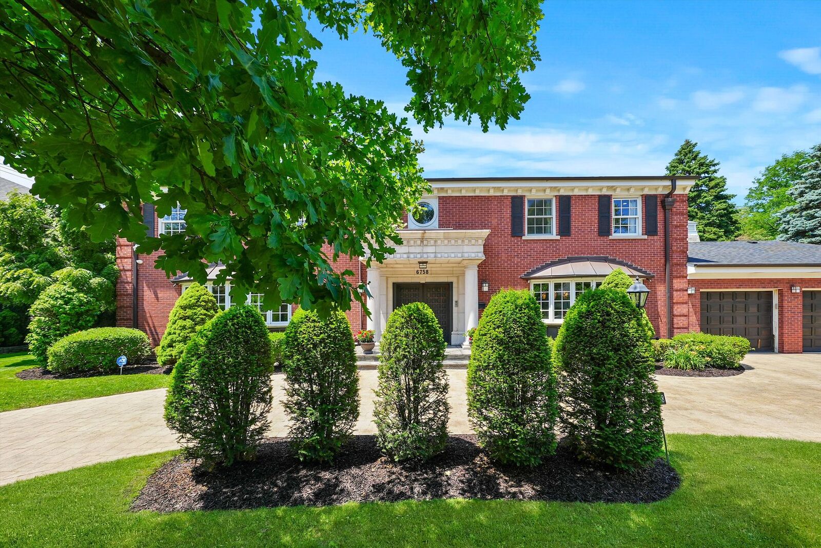 Property Photo:  6758 N Le Mai Avenue  IL 60712 