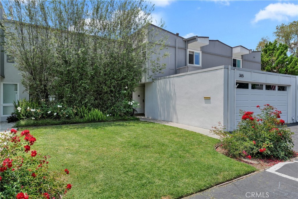Property Photo:  365 Grenoble Lane  CA 92627 