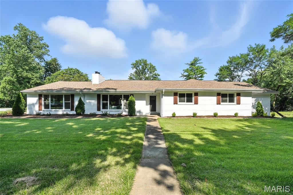 Property Photo:  29 Chaminade Drive  MO 63141 