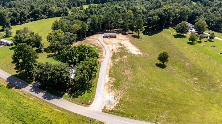 Property Photo: 389 Busby Rd TN 38469