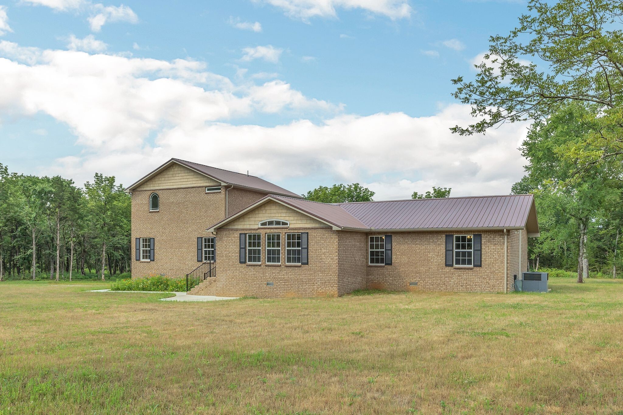 Property Photo: 5065 Craddock Rd TN 37085