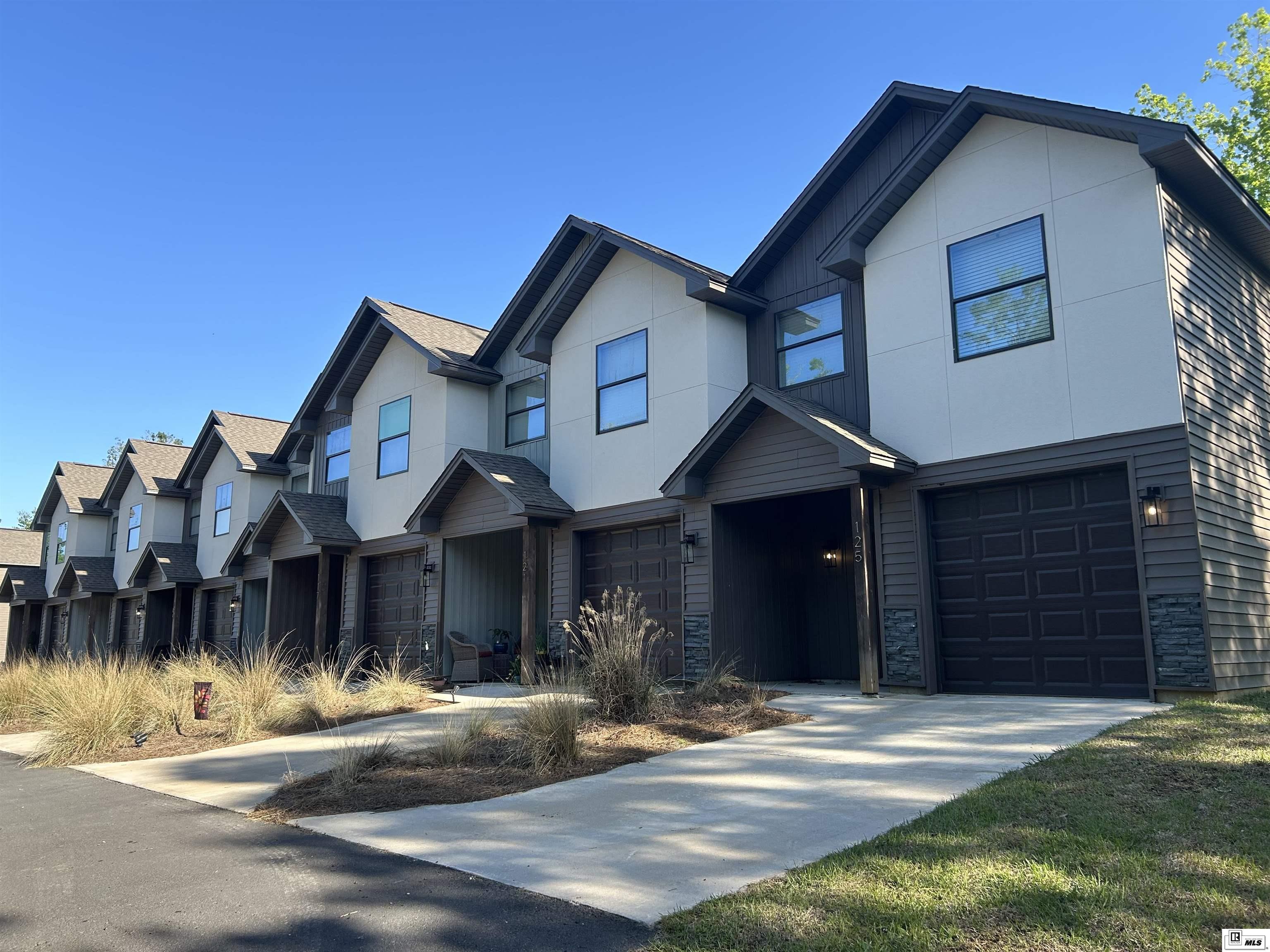 Property Photo:  125 Perris Place Drive  LA 71292 