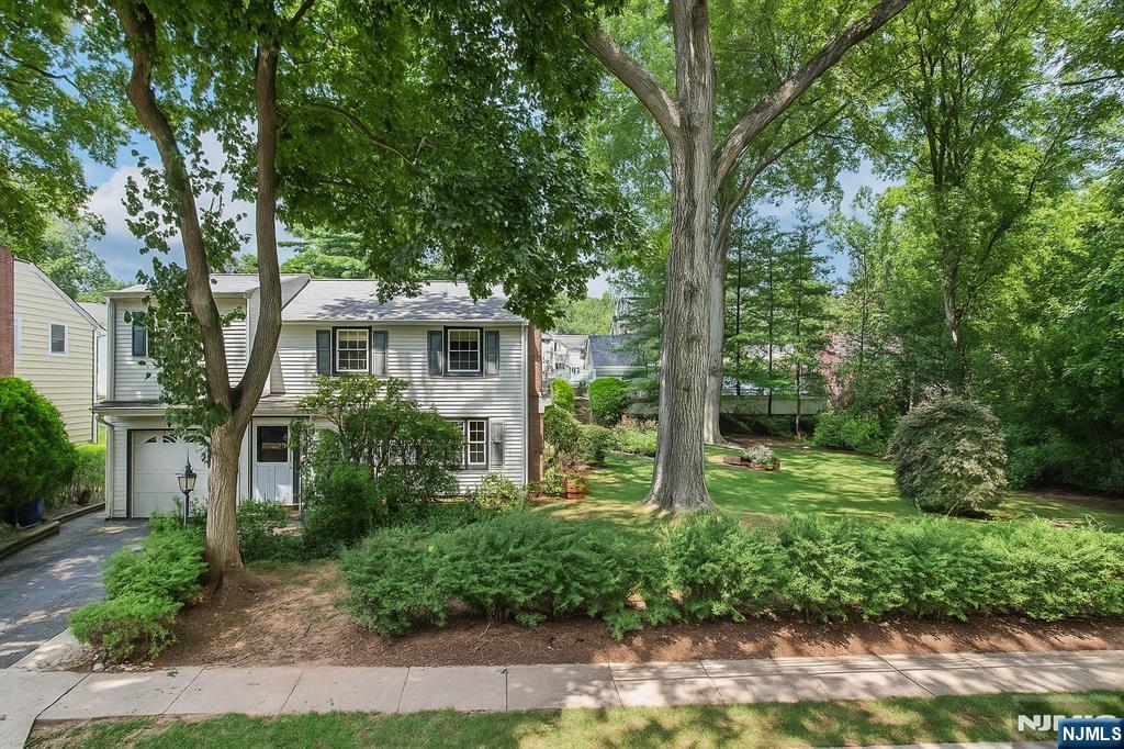 Property Photo:  101 Dora Avenue  NJ 07463 