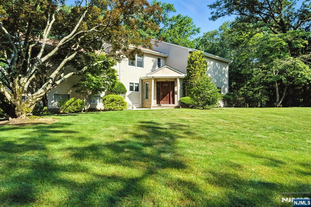 Property Photo:  7 Stony Ridge Drive  NJ 07642 