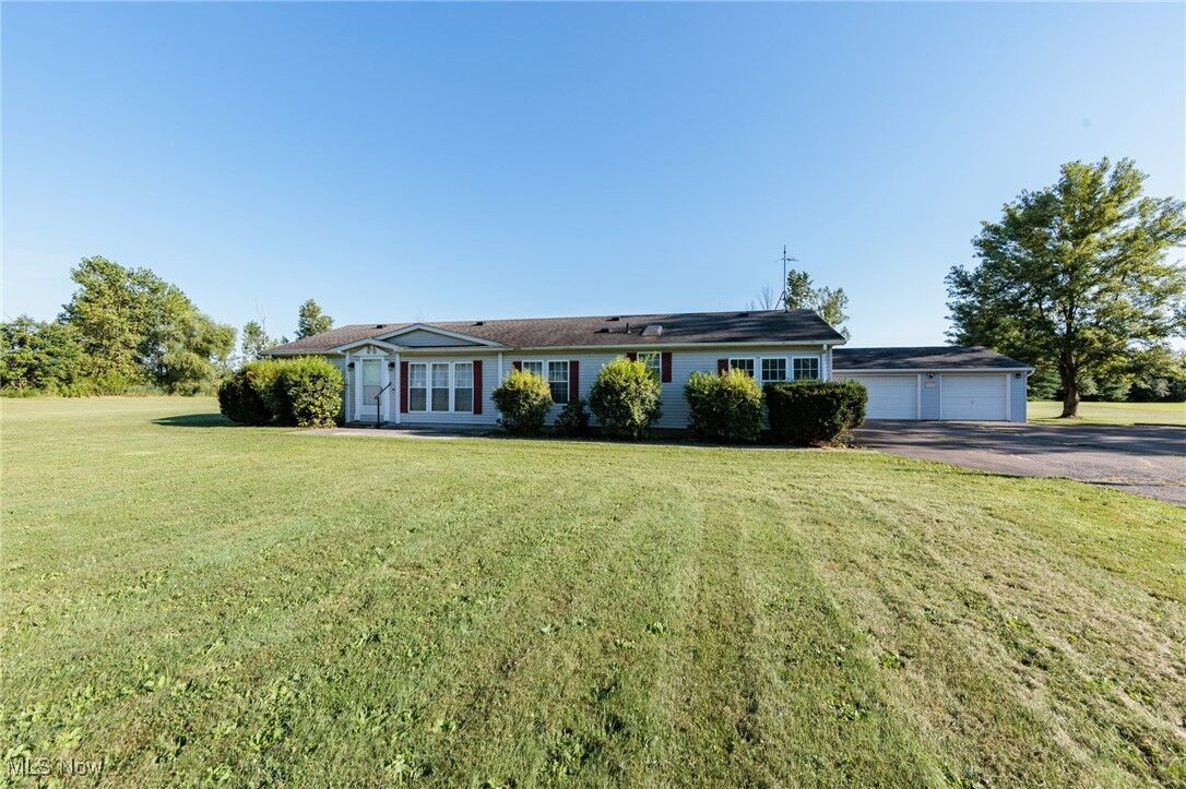 Property Photo: 45358 Kipton Nickle Road OH 44074