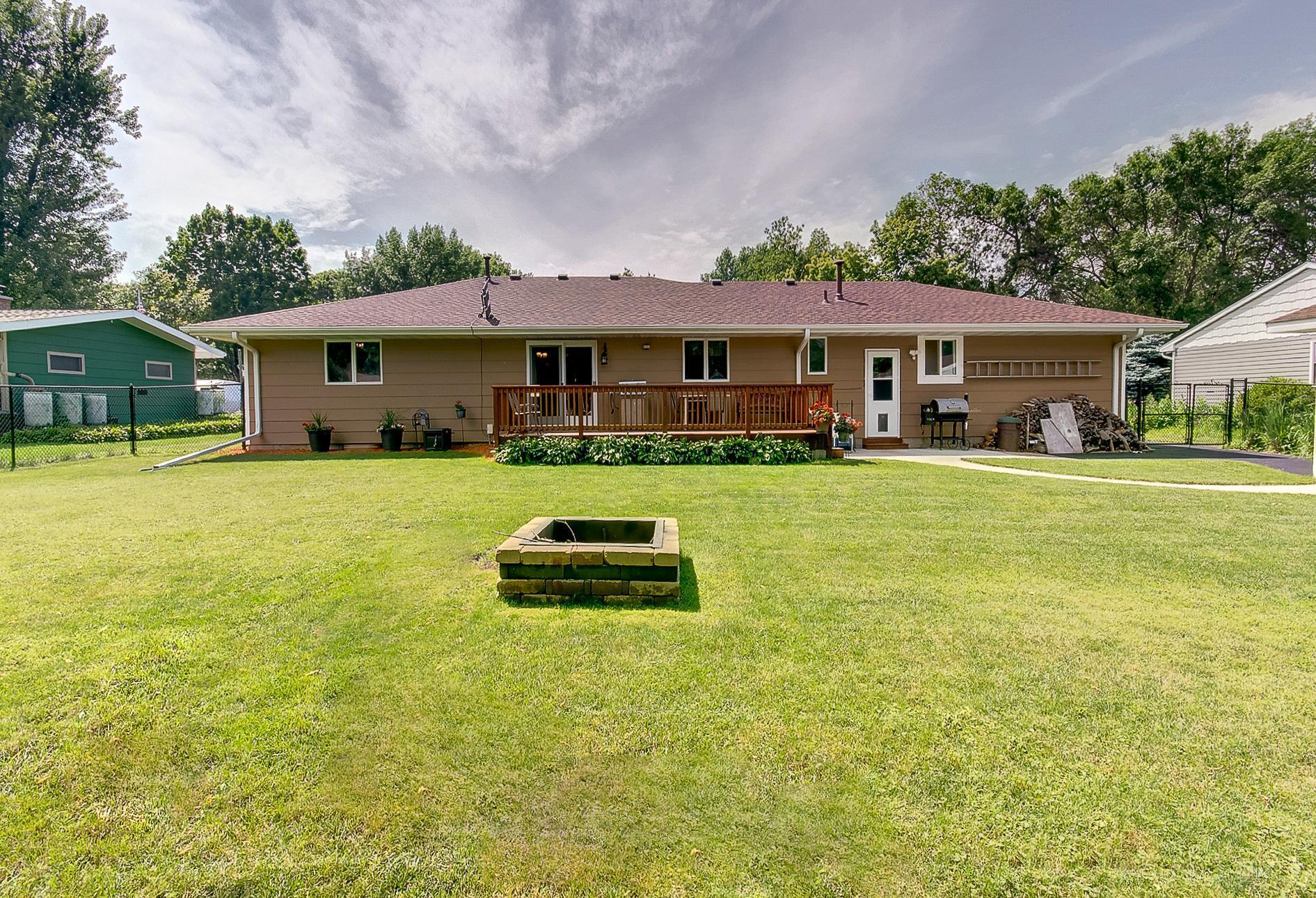 Property Photo: 1011 Maple Street S MN 55057