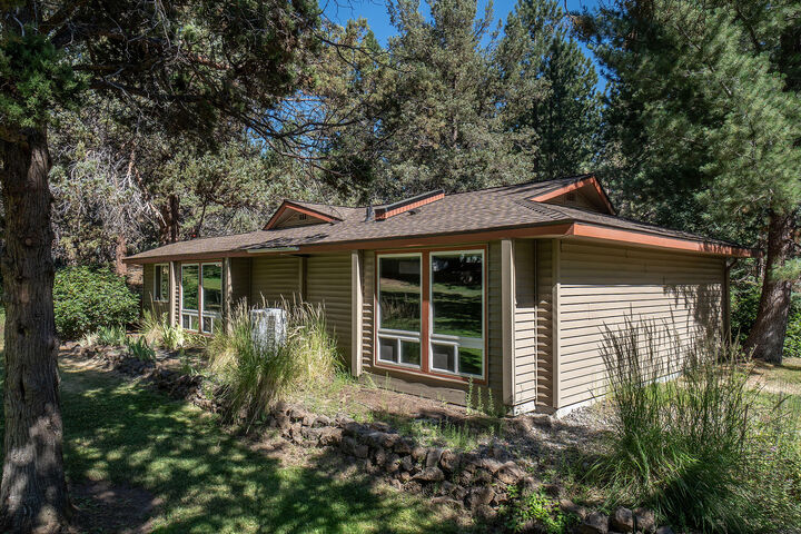 Property Photo:  20783 Canterbury Court  OR 97702 