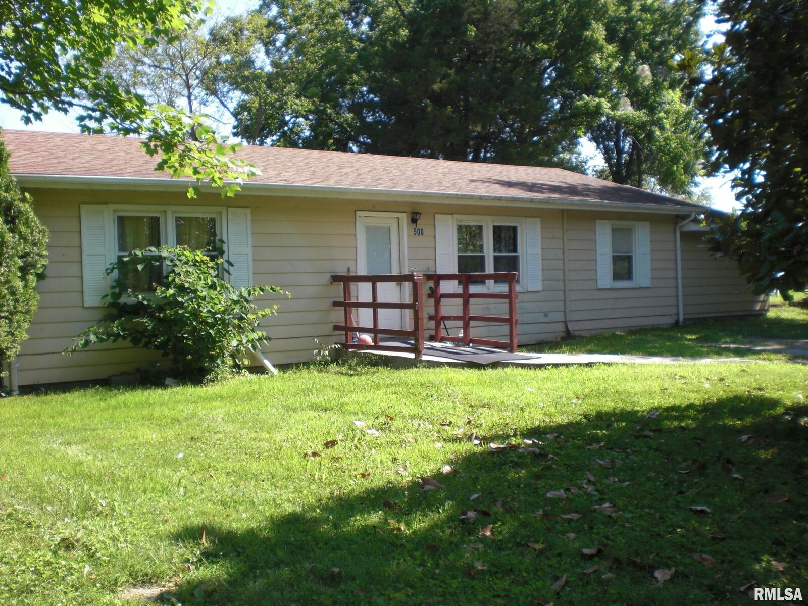Property Photo:  500 S Washington Street  IL 62924 