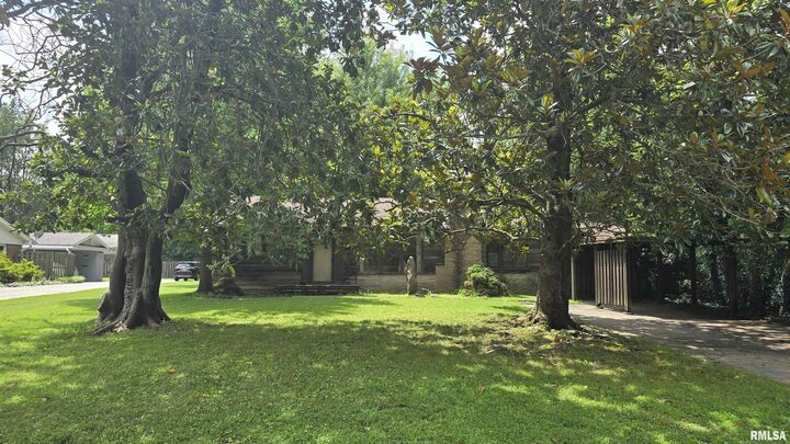 Property Photo:  1004 Taylor Drive  IL 62901 